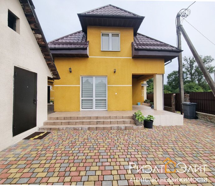 Современный дом в черте города