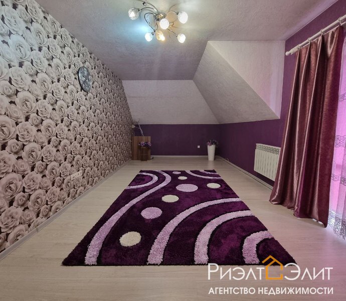 Современный дом в черте города