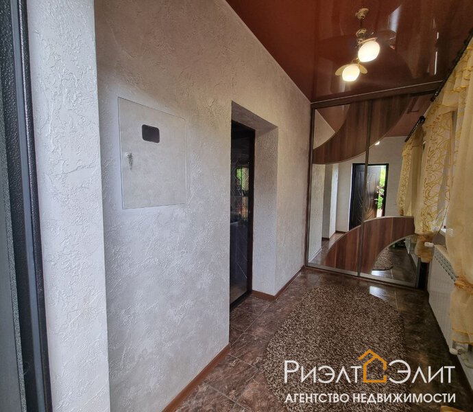 Современный дом в черте города