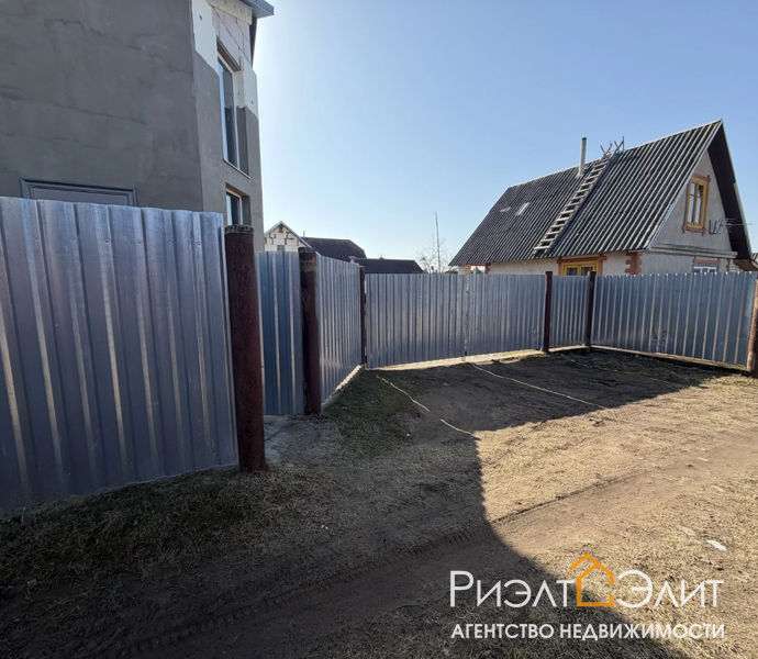 Дача с гаражом