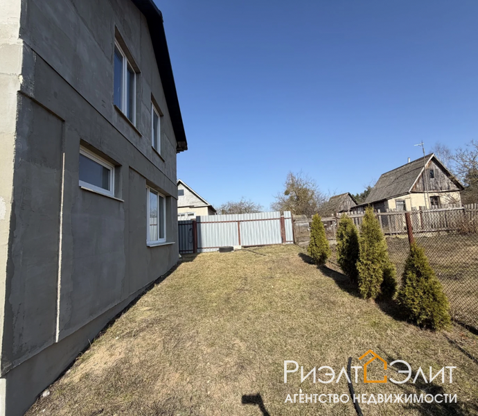 Дача с гаражом