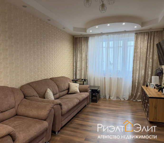 3-ех комнантная квартира на Домбровского