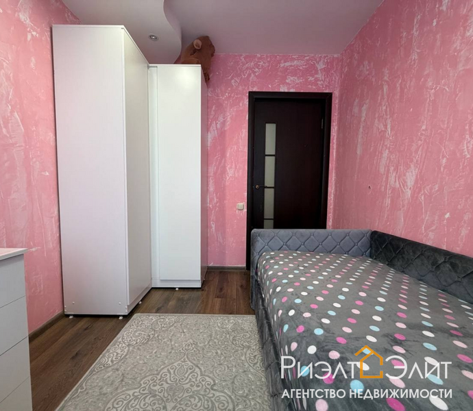 3-ех комнантная квартира на Домбровского