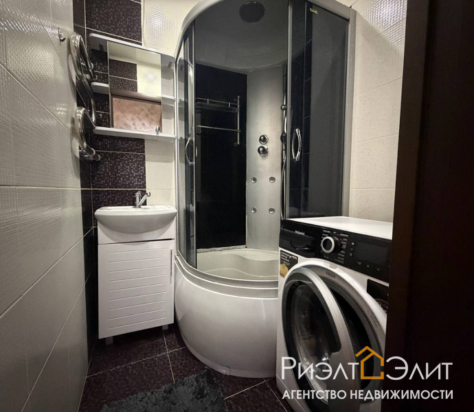 3-ех комнантная квартира на Домбровского