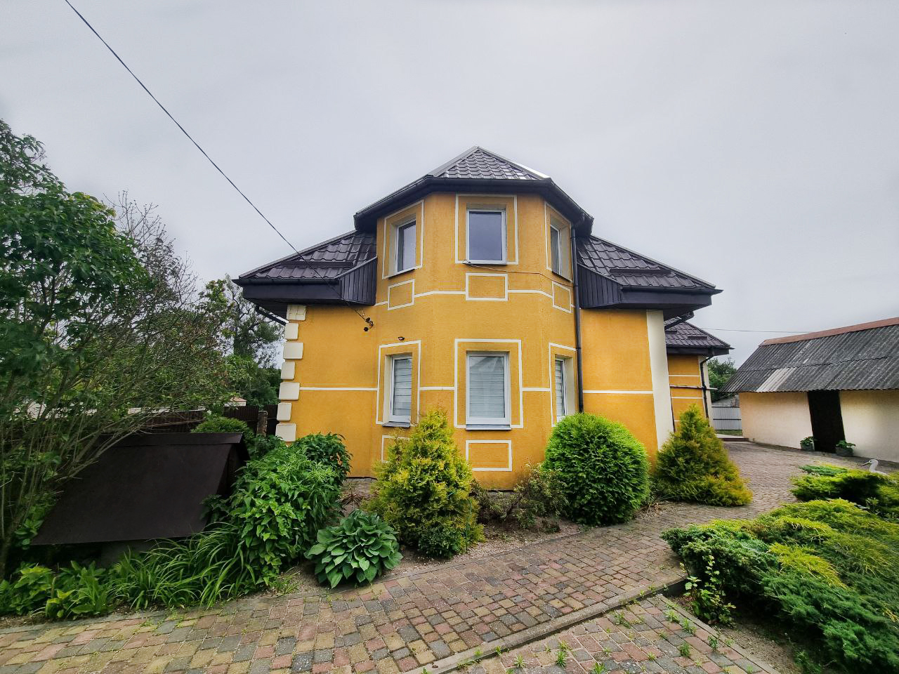 Дома и коттеджи